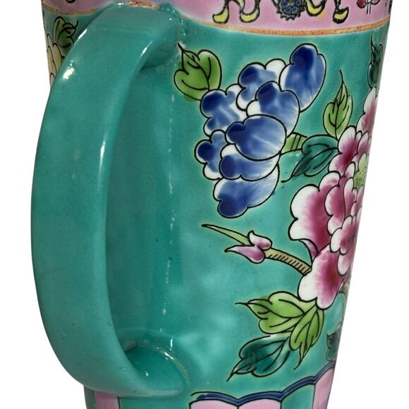 Pair of hand painted Peranakan Nyonya ceramic flower peonies mugs - Picture 7 of 7